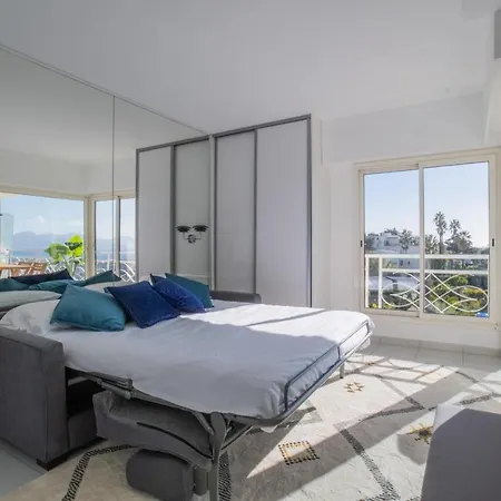 2-br Terrace Sea View Pool Parking Apartment *