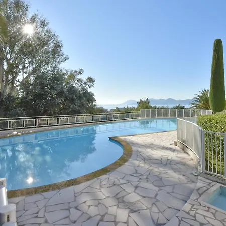 2-br Terrace Sea View Pool Parking Apartment